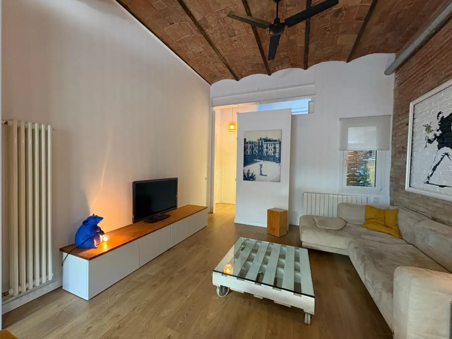 Sala d'estar de Planta baixa en venda en Barcelona amb Aire condicionat, Calefacció i Terrassa