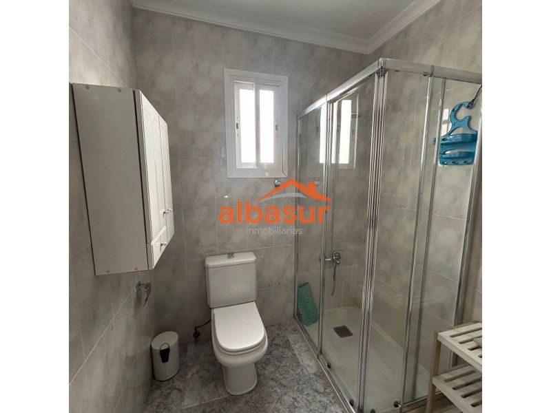 Baño de Piso de alquiler en  Córdoba Capital con Aire acondicionado, Amueblado y Lavadora