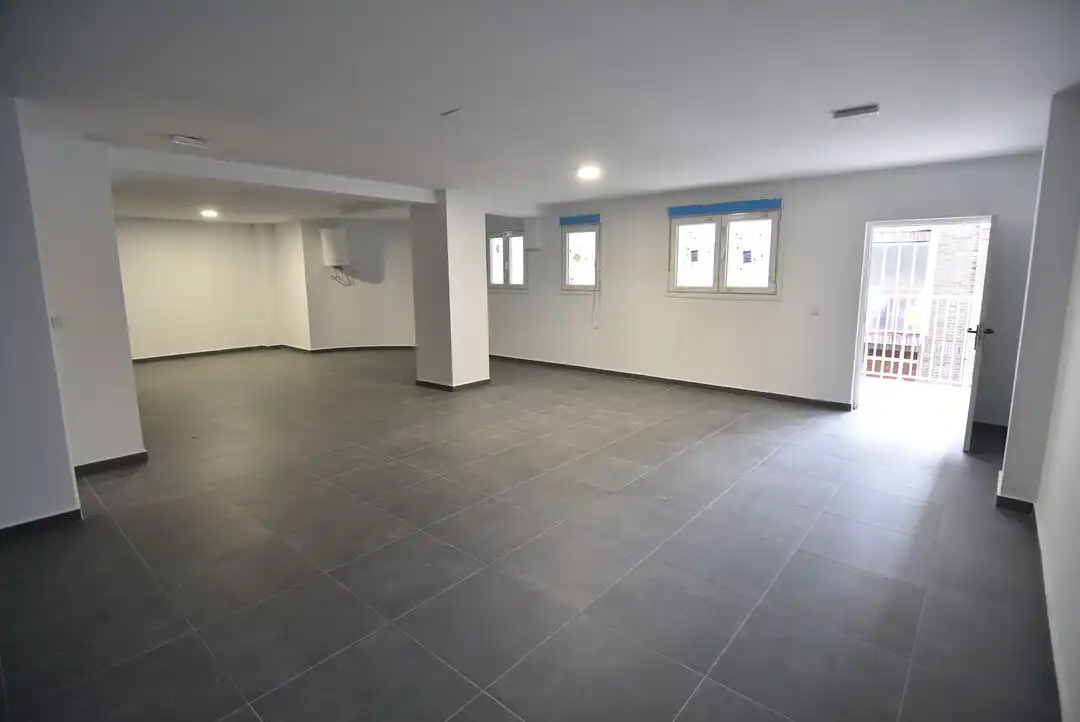 Local comercial en alquiler en Urazandi Kalea, imagen 4