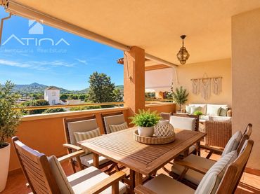 Penthouse with pool for sale in Calle Calle Cannes 9