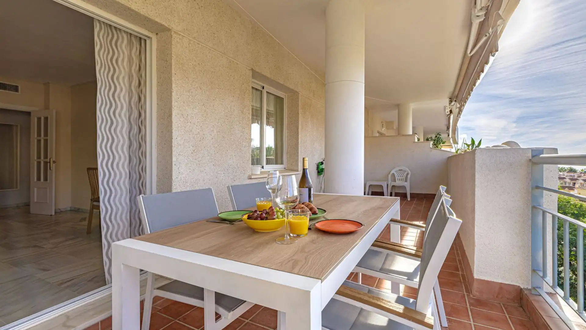 Terraza de Apartamento en venta en Benalmádena con Aire acondicionado, Calefacción y Amueblado