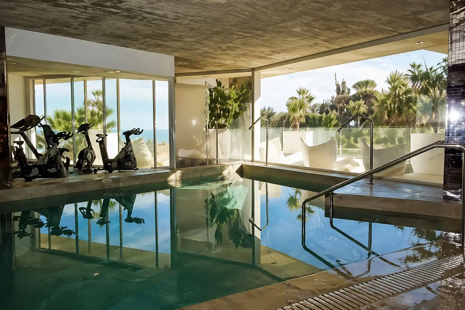 Piscina de Ático en venta en Benalmádena con Jardín privado, Alarma y Piscina comunitaria