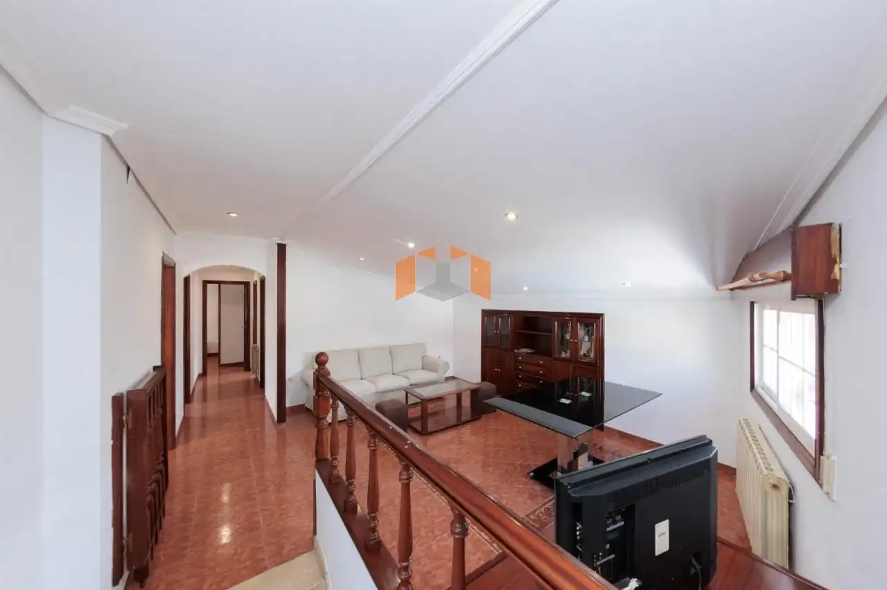 Houses for sale in Vigo   with Heating, Private garden and Parquet flooring