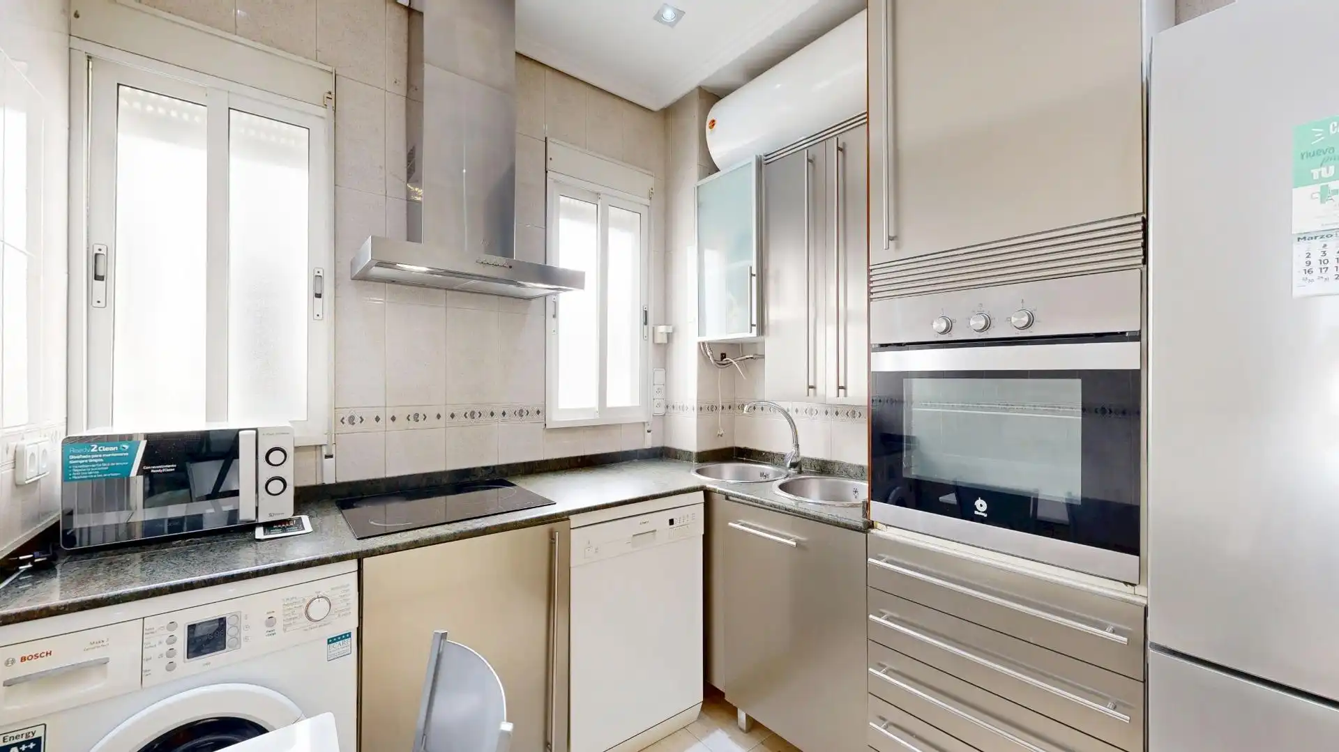 Küche von Wohnung zum Verkauf in Valencia mit Klimaanlage, Parkett und Abstellraum