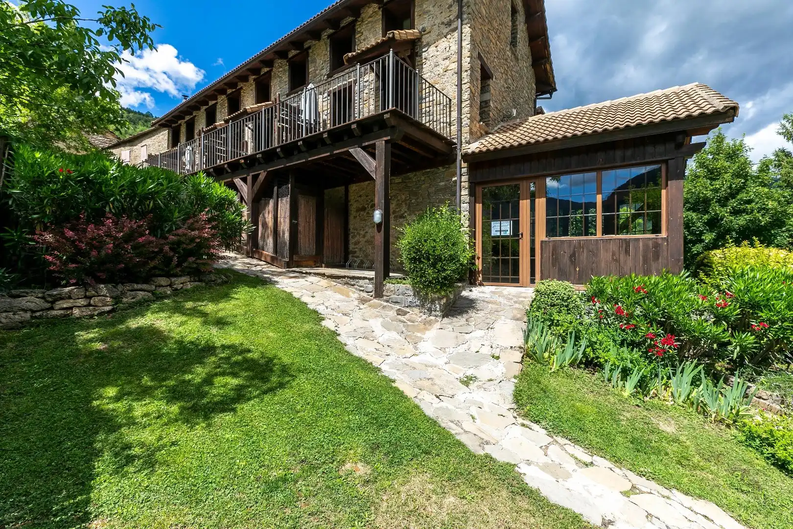 Vista exterior de Edificio en venta en Fiscal