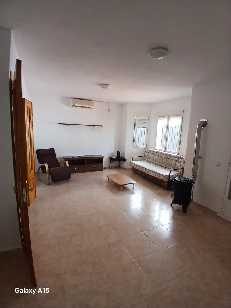 Sala d'estar de Casa adosada de lloguer en Pantoja amb Aire condicionat, Calefacció i Jardí privat