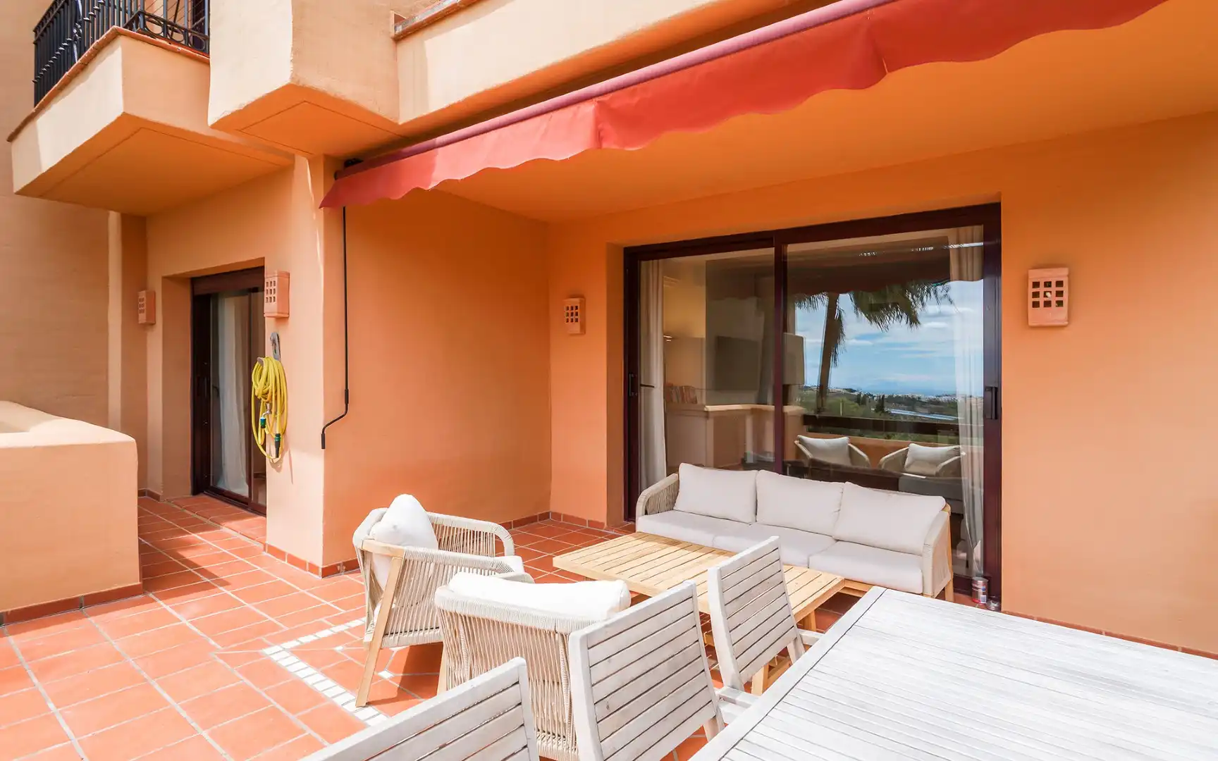 Terrassa de Apartament en venda en Benahavís amb Aire condicionat, Terrassa i Piscina