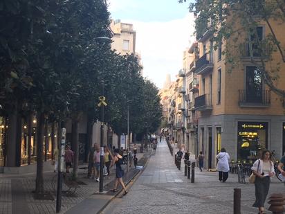 Exterior view of Premises to rent in Girona Capital  with Air Conditioner