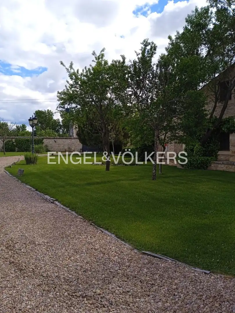 Casa o chalet en venta en Condado de Castilnovo con Aire acondicionado, Calefacción y Jardín privado