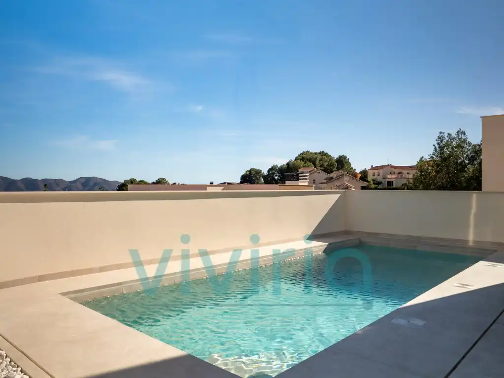Piscina de Casa o xalet en venda en La Nucia amb Jardí privat