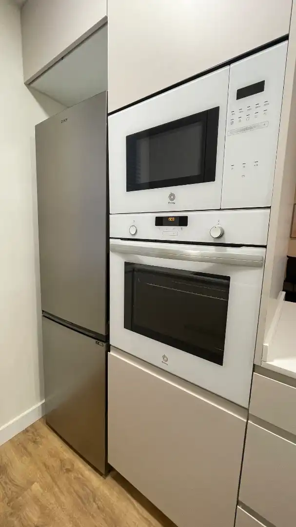 Cuina de Pis de lloguer en Barcelona amb Aire condicionat, Parquet i Moblat