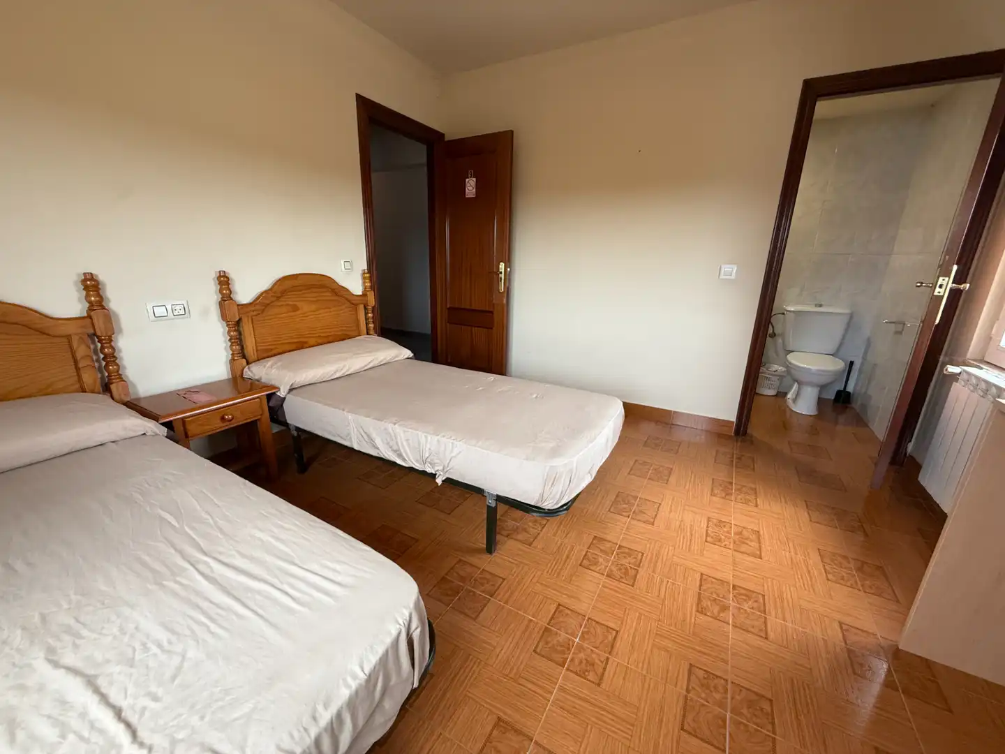 Dormitori de Edifici en venda en Siero amb Alarma