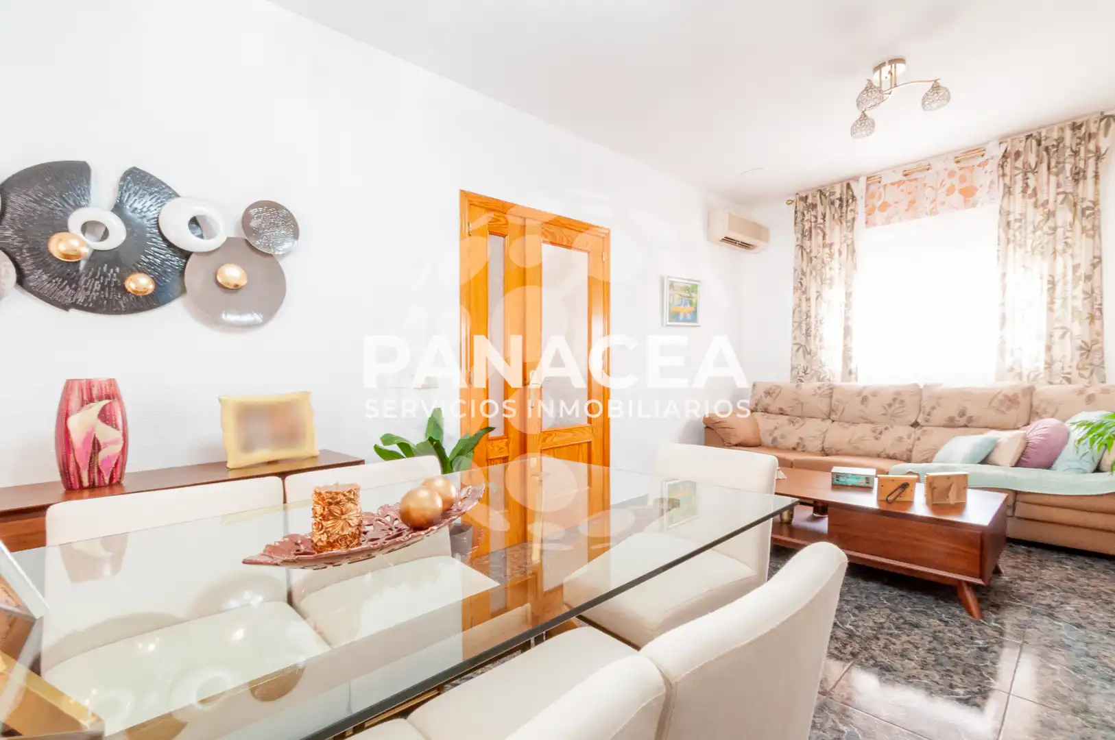 Vista exterior de Casa adosada en venta en Vícar con Jardín privado, Terraza y Amueblado
