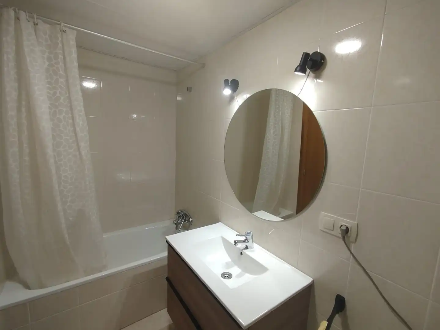 Bathroom of Flat for rent in Manresa  with Air Conditioner, Heating and Storage room