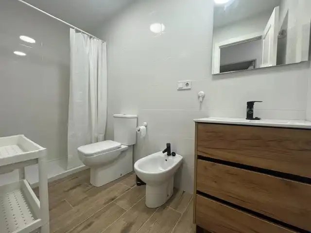 Baño de Piso de alquiler en Castellón de la Plana / Castelló de la Plana con Aire acondicionado y Amueblado