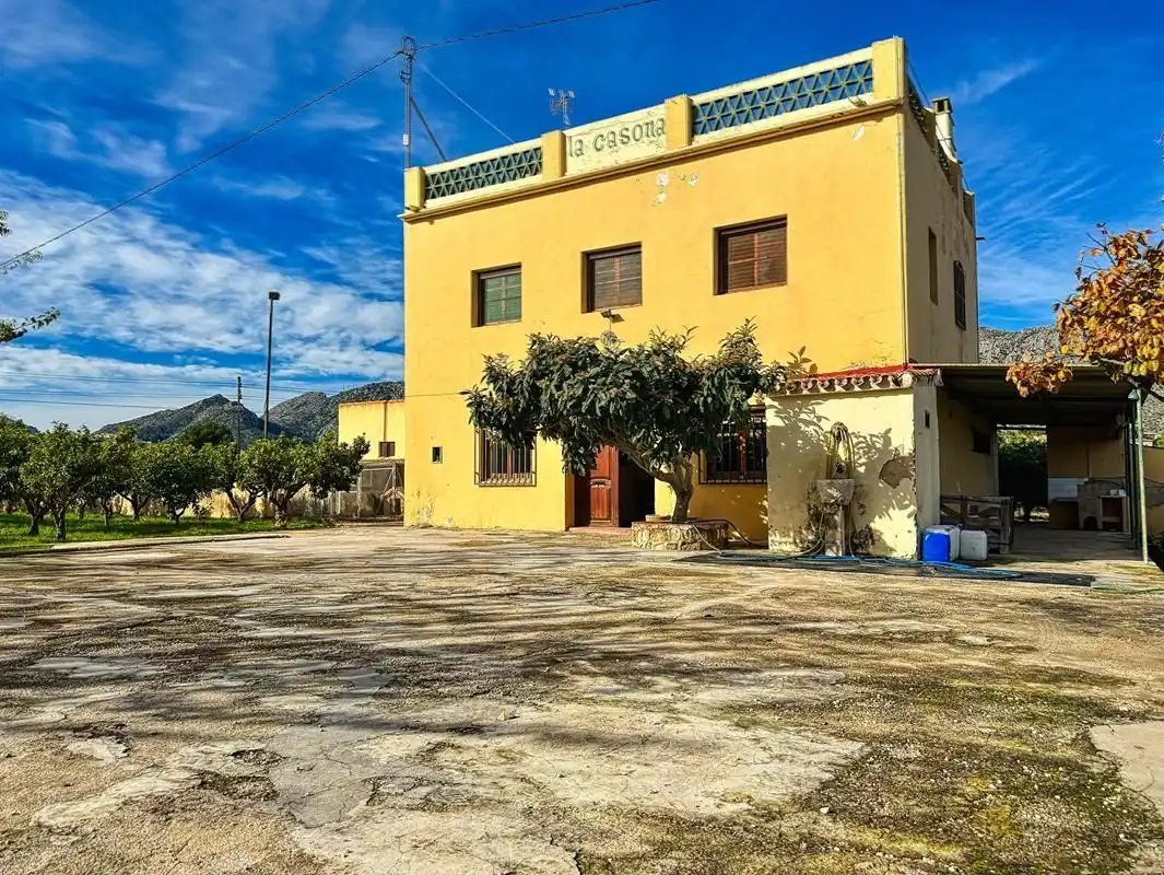 Vista exterior de Casa o xalet en venda en Beniarbeig amb Jardí privat, Terrassa i Traster