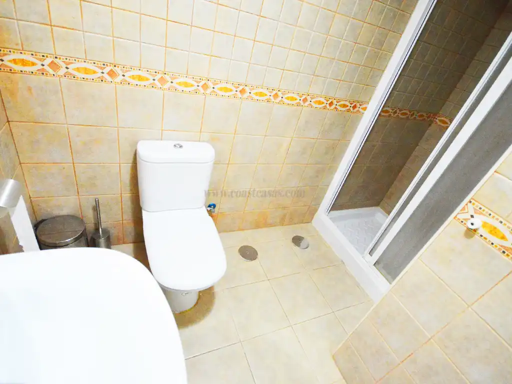 Baño de Apartamento en venta en Orihuela con Aire acondicionado, Calefacción y Terraza