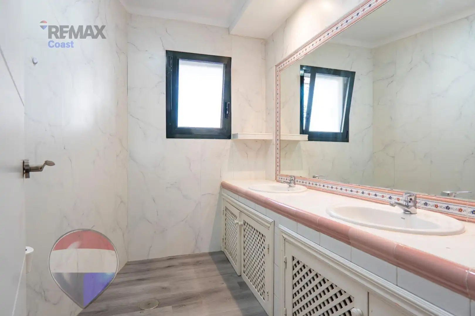 Bany de Casa o xalet en venda en Rincón de la Victoria amb Aire condicionat, Jardí privat i Piscina