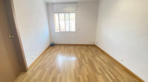 Photo 4 of Flat for sale in El Camp de l'Arpa del Clot, Barcelona