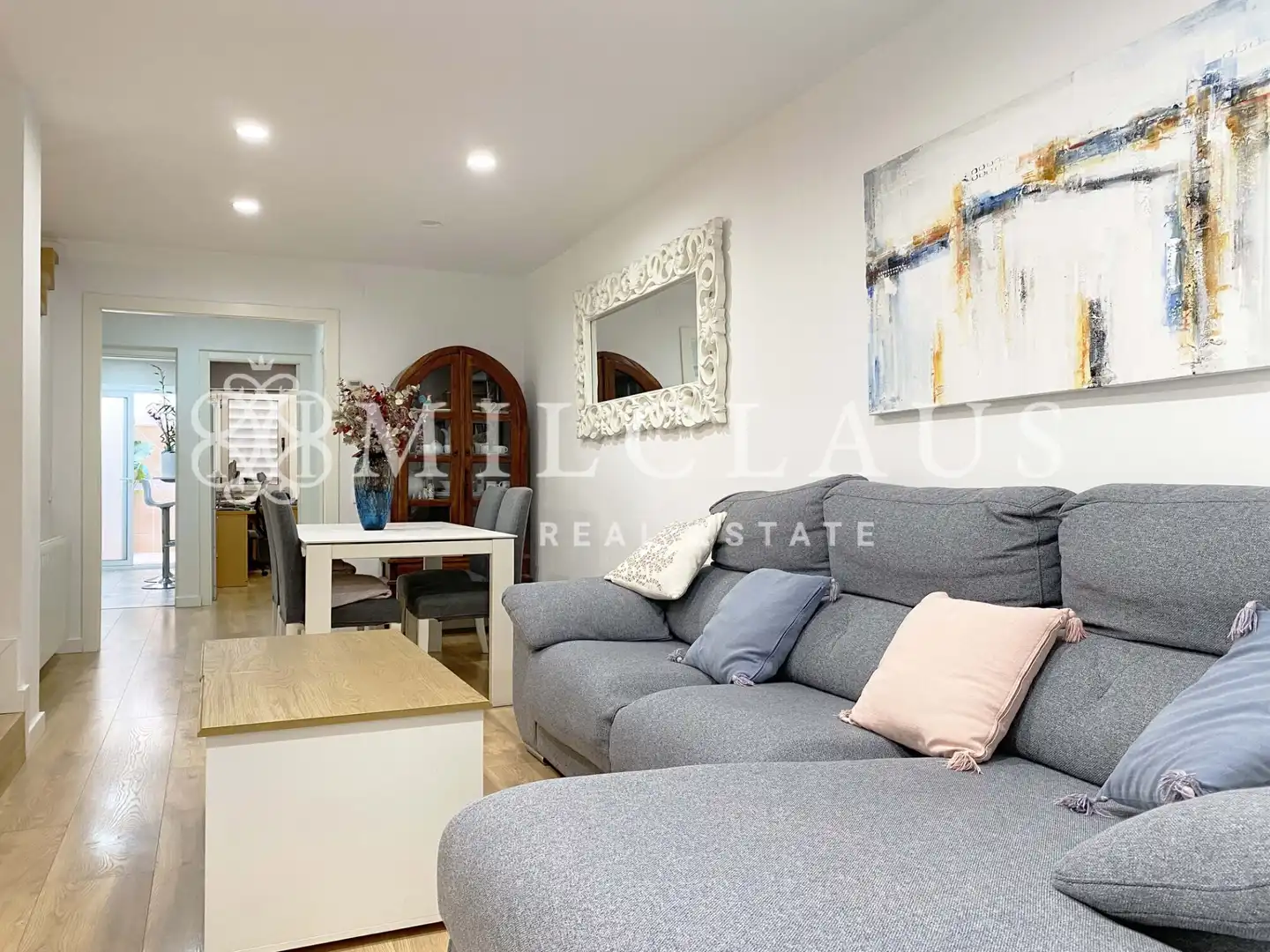 Wohnzimmer von Einfamilien-Reihenhaus zum Verkauf in L'Hospitalet de Llobregat mit Klimaanlage, Heizung und Parkett