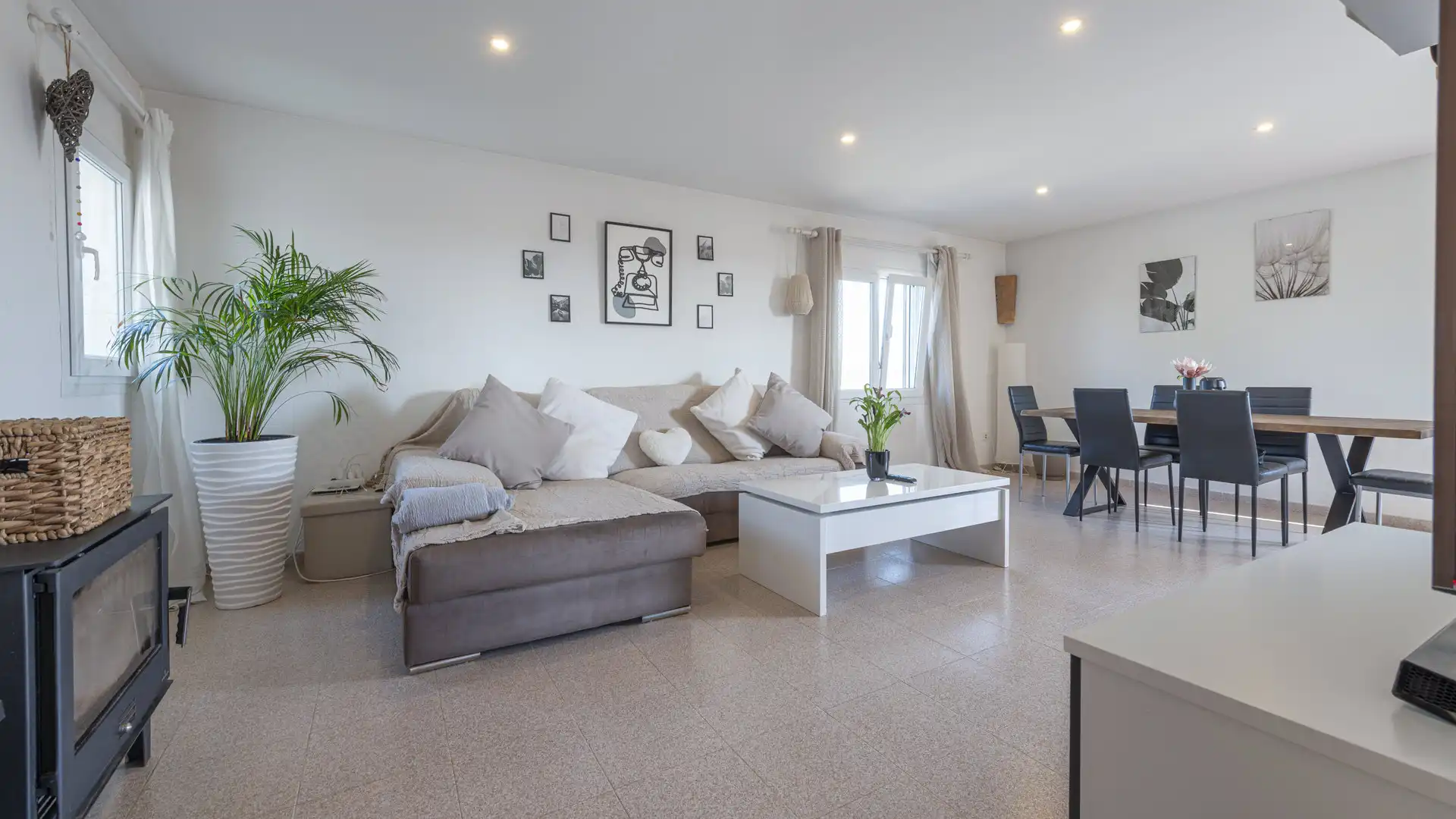 Sala d'estar de Finca rústica en venda en Campos amb Calefacció, Terrassa i Traster