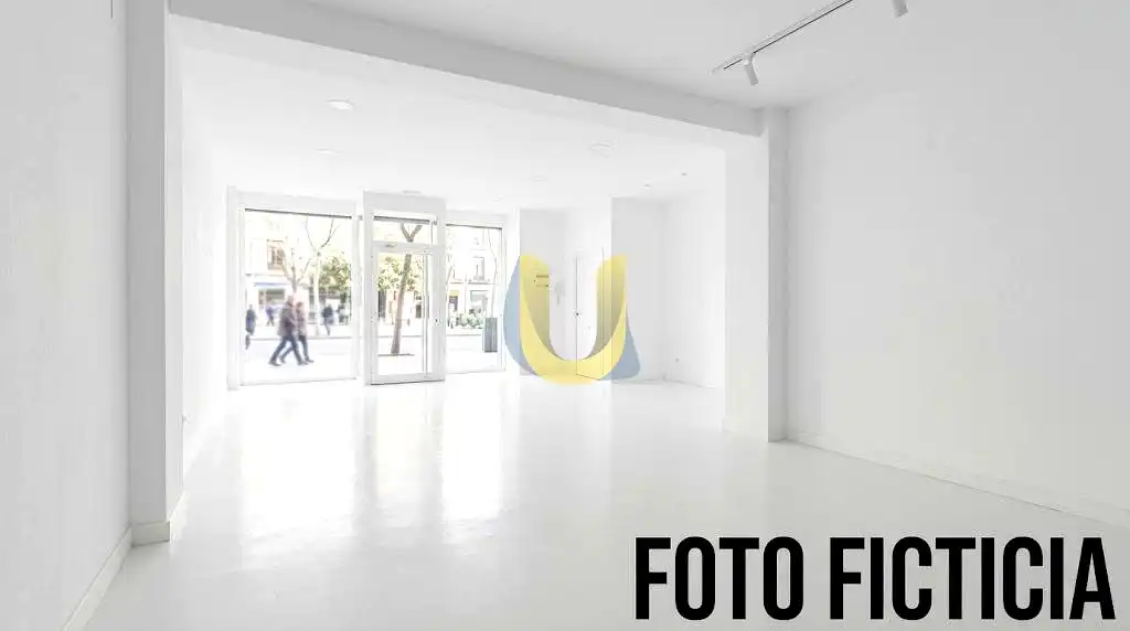Local comercial en traspàs a Centro