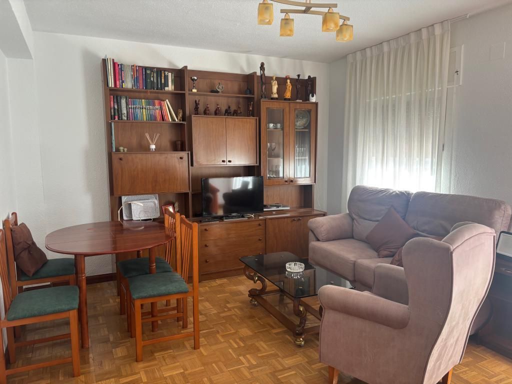 Sala d'estar de Pis en venda en  Madrid Capital amb Calefacció i Terrassa