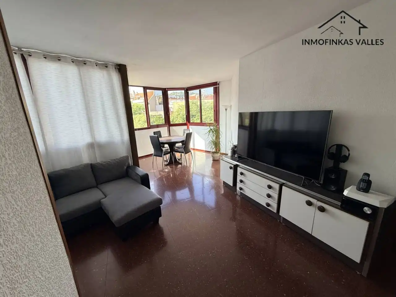 Living room of Flat for sale in Sant Andreu de la Barca, Barcelona