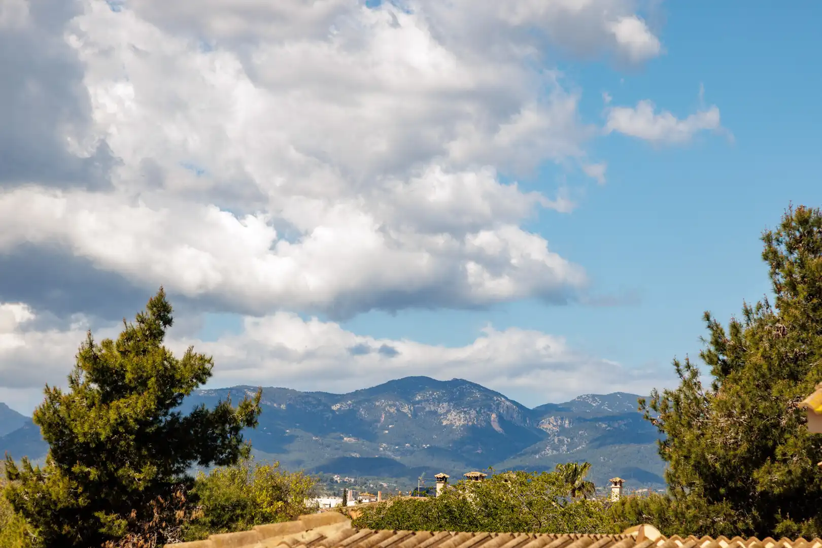 Vista exterior de Casa o xalet en venda en Marratxí amb Aire condicionat, Jardí privat i Terrassa