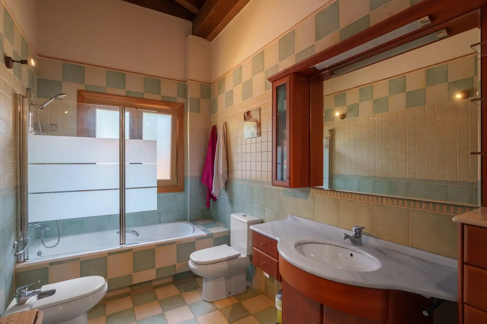 Baño de Casa o chalet en venta en Elduain con Calefacción, Trastero y Amueblado