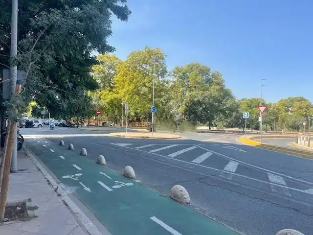 Vista exterior de Pis en venda en Sevilla amb Aire condicionat, Calefacció i Moblat