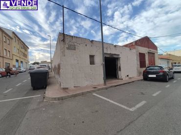 Terreno industrial en venta en Calle Maestro Guerrero