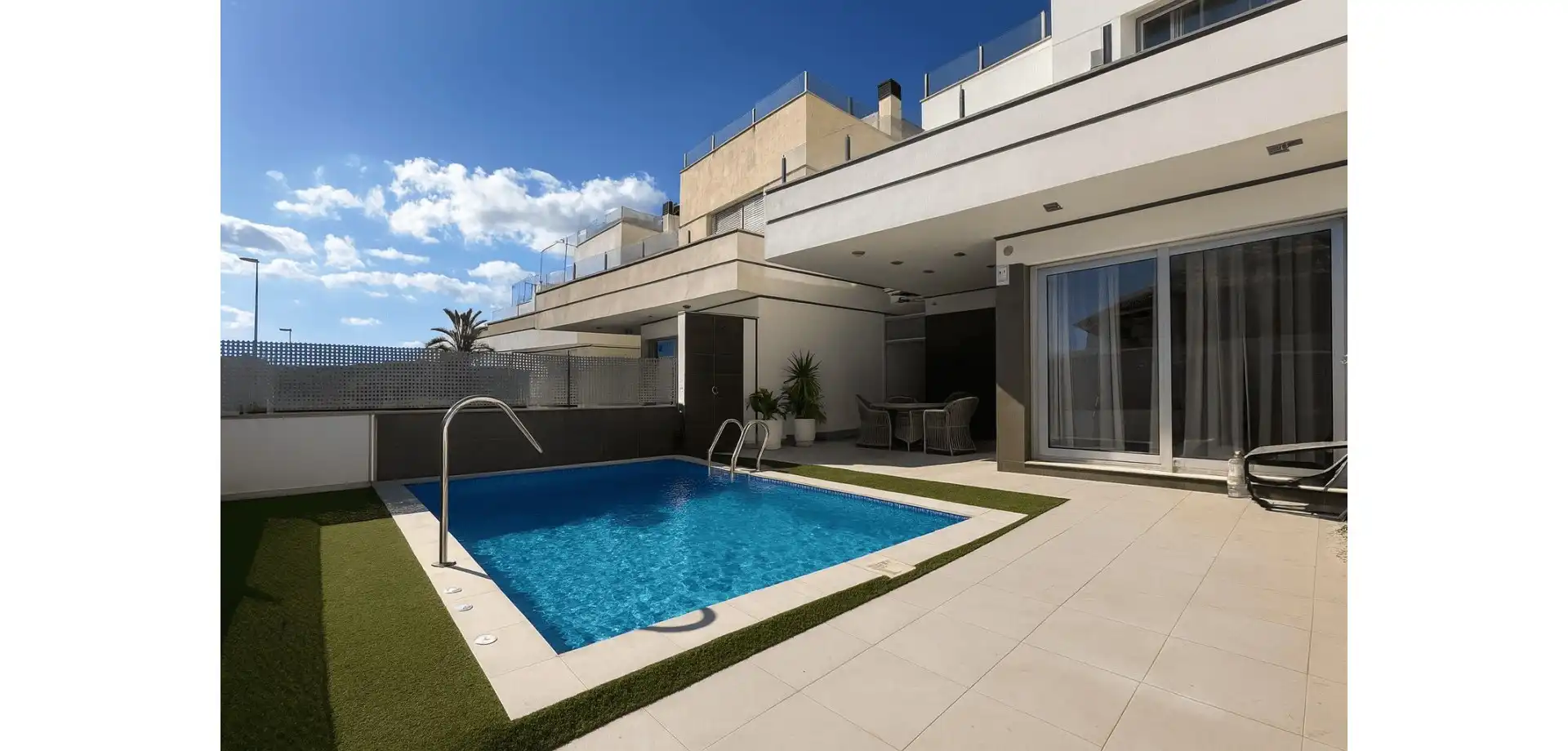 Piscina de Casa o xalet en venda en Orihuela amb Aire condicionat, Jardí privat i Terrassa