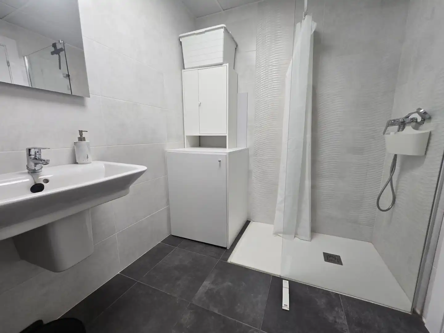 Bathroom of Flat for sale in  Logroño  with Heating, Terrace and Storage room