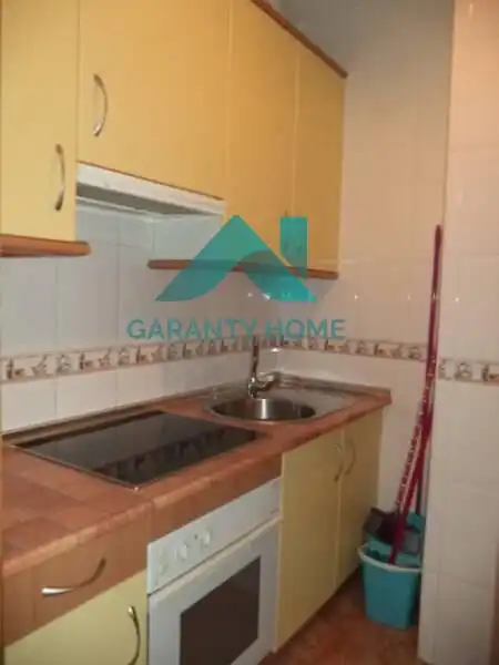 Cuina de Apartament de lloguer en Cáceres amb Aire condicionat i Moblat