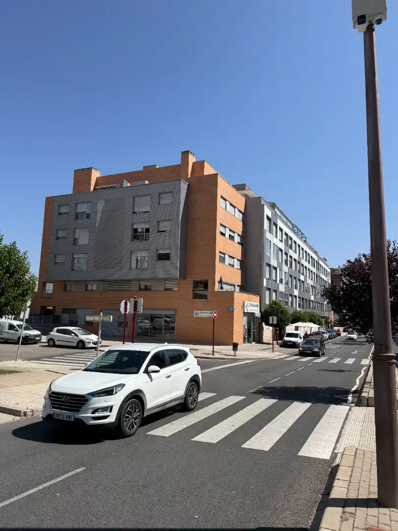 Außenansicht von Dachboden zur Miete in Guadalajara mit Klimaanlage, Heizung und Terrasse