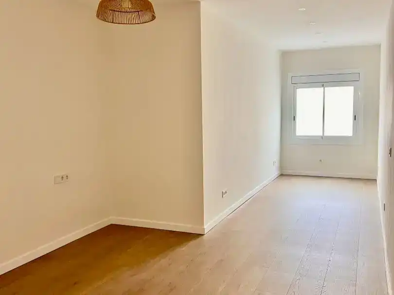 Sala d'estar de Pis en venda en Sant Feliu de Llobregat amb Aire condicionat