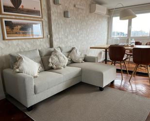 Living room of Attic to rent in  Madrid Capital  with Air Conditioner and Terrace