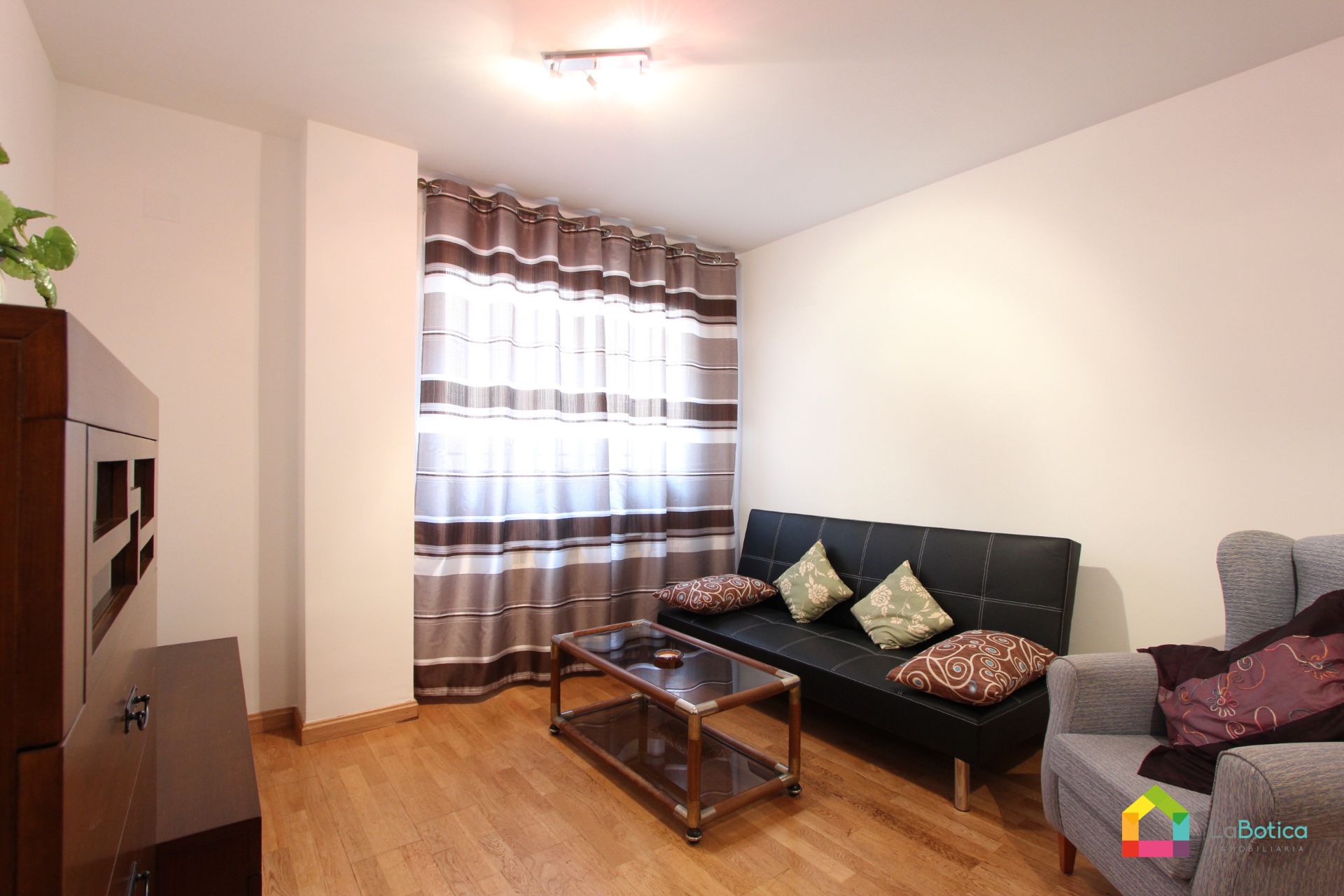 Living room of Flat to rent in  Toledo Capital  with Air Conditioner, Storage room and Furnished