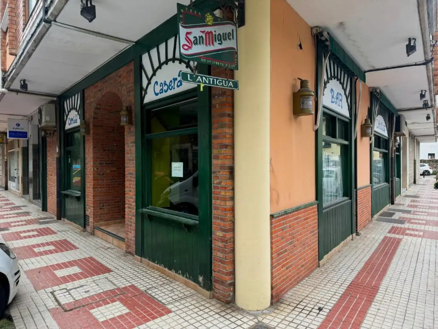 Local comercial en venda a Los Corrales de Buelna - MENENDEZ PELAYO 6