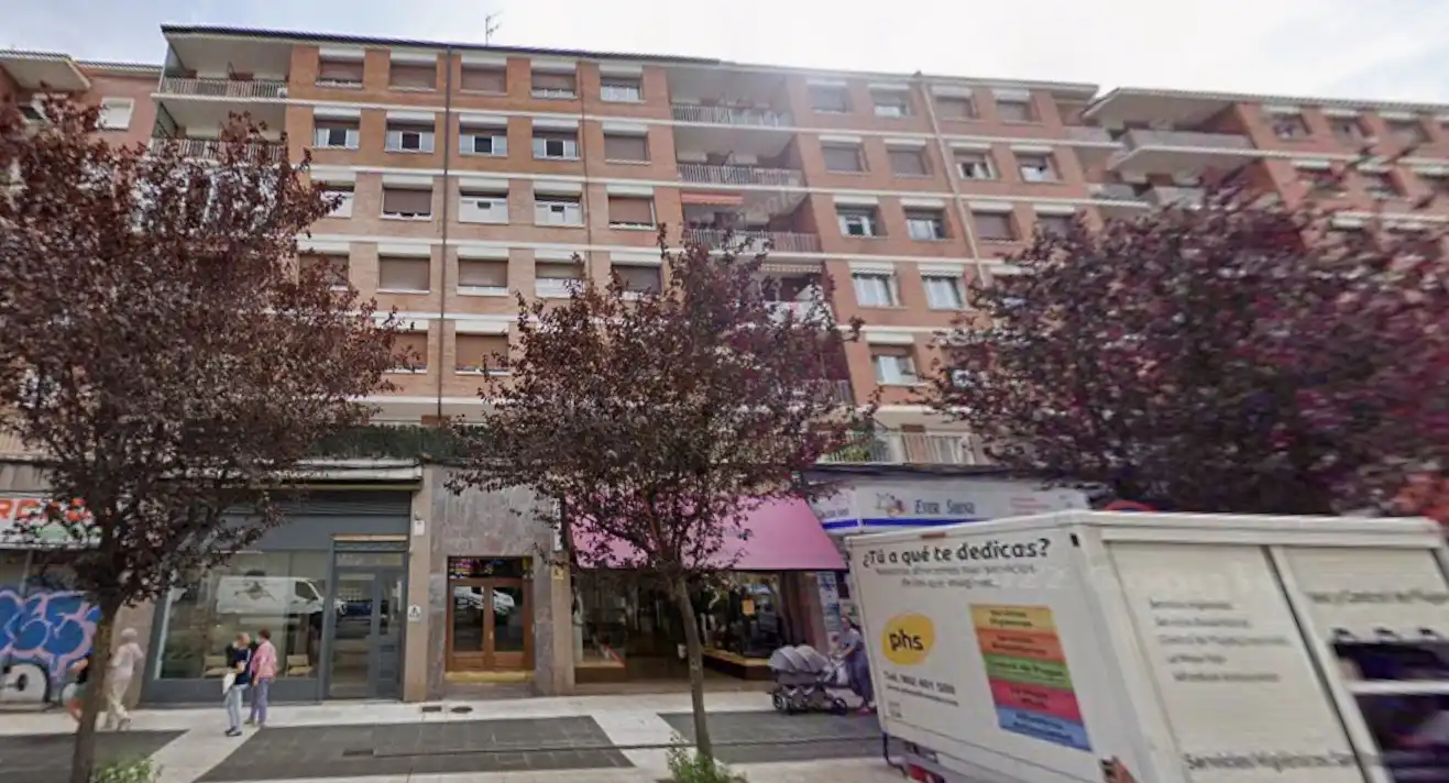 Pis amb terrassa en venda a Gorbeia Kalea 38
