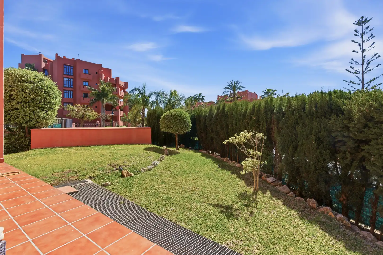 Jardí de Planta baixa en venda en Estepona amb Aire condicionat, Jardí privat i Terrassa