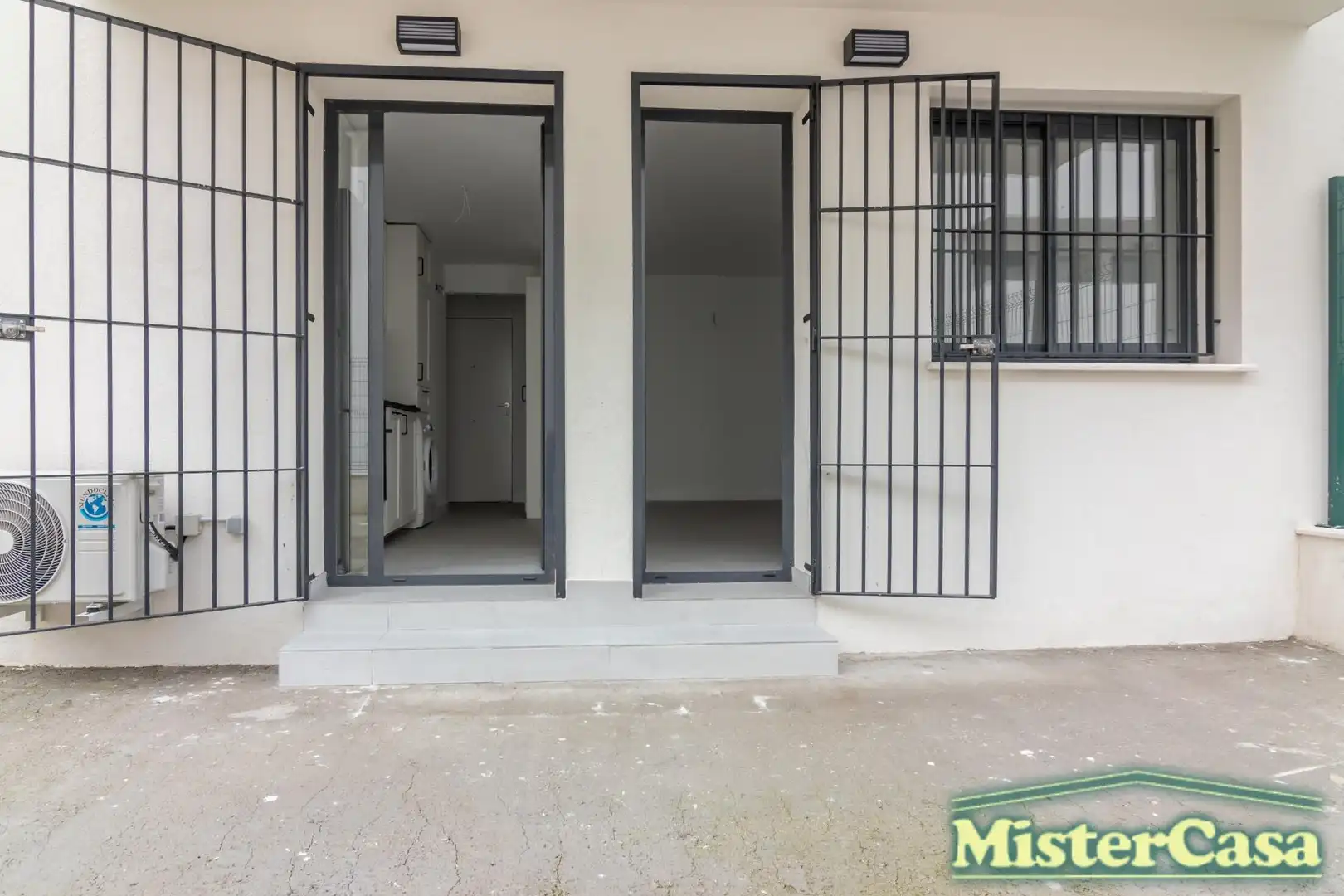 Wohnung zum Verkauf in Jerez de la Frontera mit Klimaanlage, Privatgarten und Terrasse