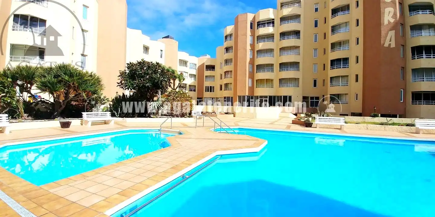 Vista exterior de Ático en venta en Los Silos con Piscina comunitaria