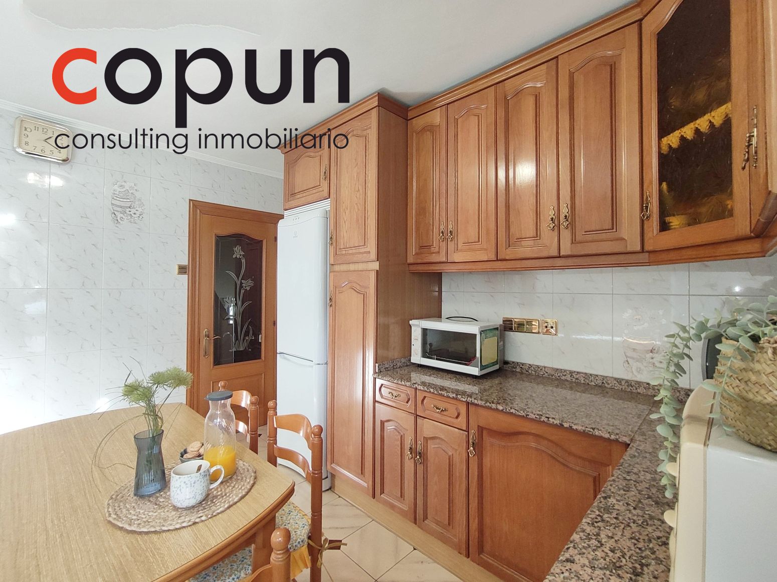 Kitchen of Flat for sale in Oviedo   with Heating, Storage room and Balcony