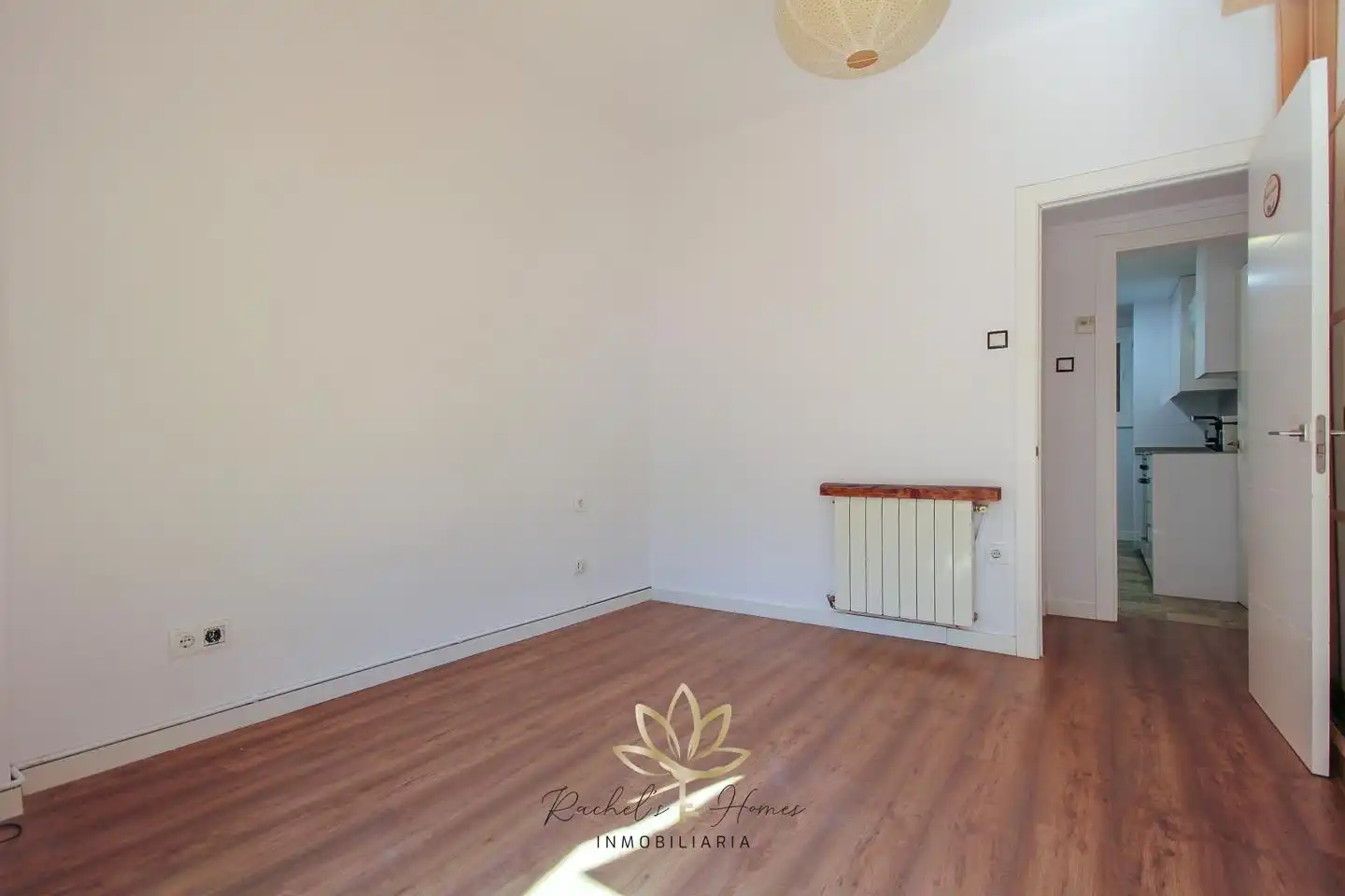 Schlafzimmer von Erdgeschoss zum Verkauf in Barcelona mit Heizung, Parkett und Terrasse