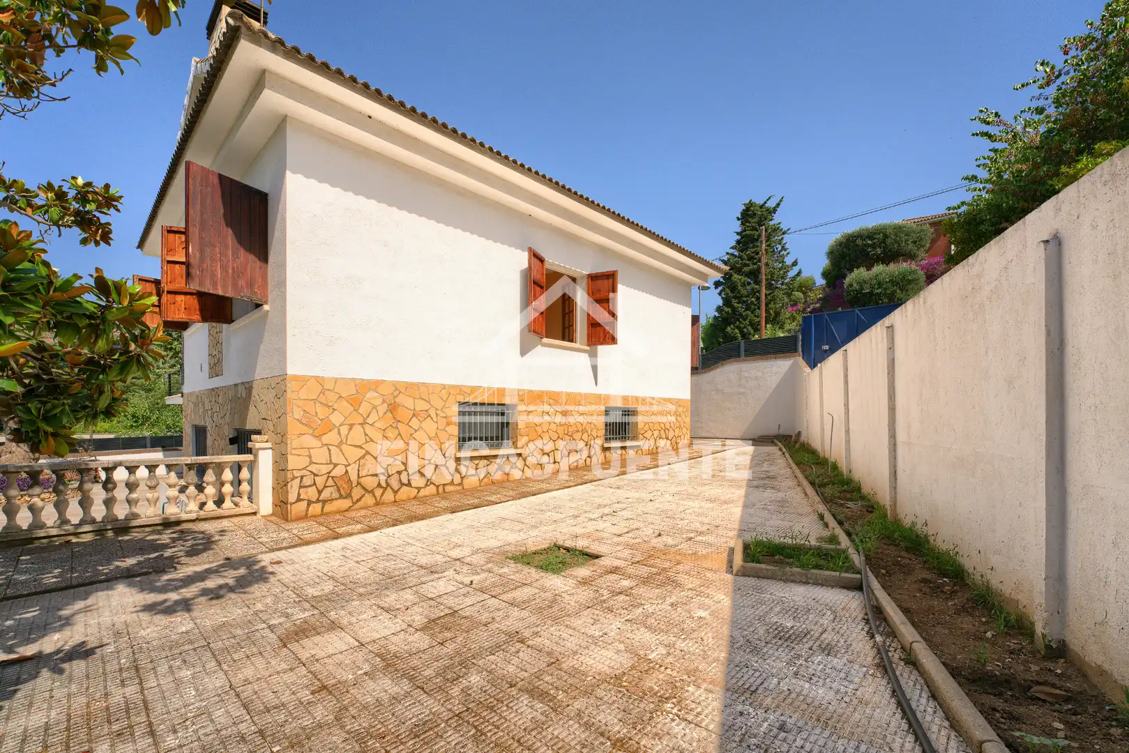 Vista exterior de Casa o chalet en venta en Tiana con Jardín privado, Terraza y Piscina