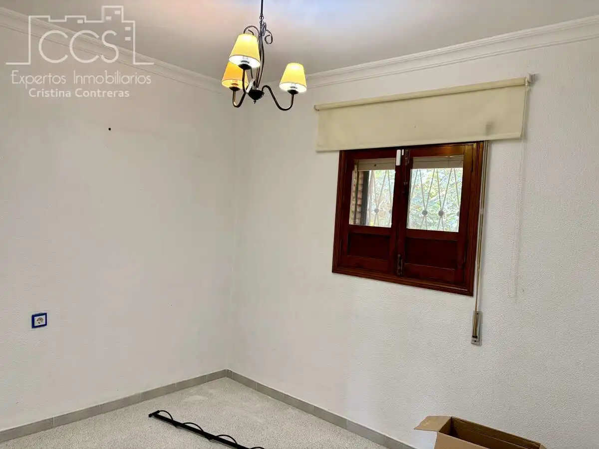 Dormitori de Casa o xalet en venda en Mairena del Alcor amb Aire condicionat, Traster i Piscina