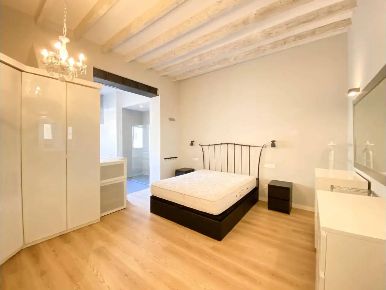 Habitación de Piso de alquiler en  Palma de Mallorca con Aire acondicionado, Calefacción y Parquet
