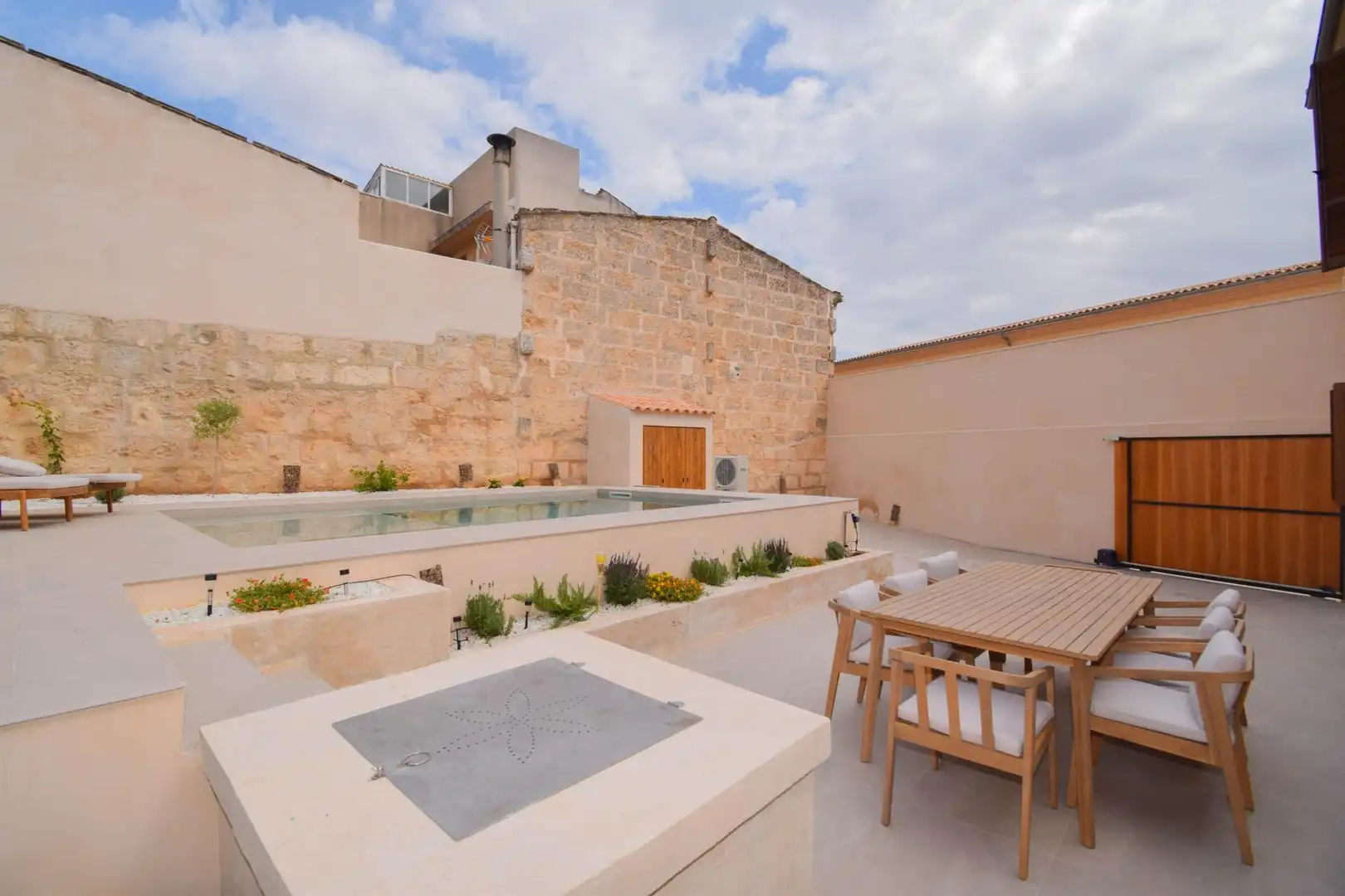 Terrassa de Casa adosada en venda en Muro amb Aire condicionat, Calefacció i Jardí privat